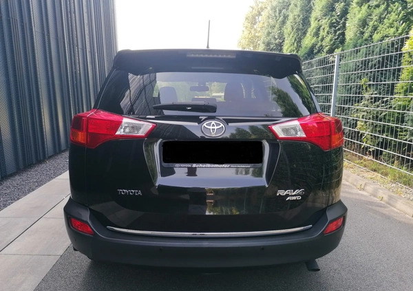 Toyota RAV4 cena 61800 przebieg: 241000, rok produkcji 2014 z Brodnica małe 326
